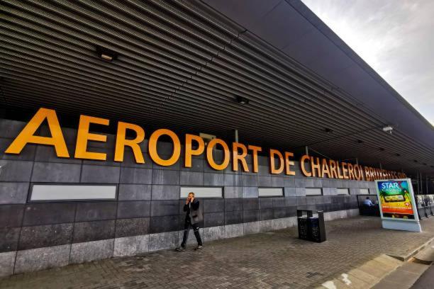 Station 64 A1 Bruxelles-Charleroi-Airport Villa Kültér fotó